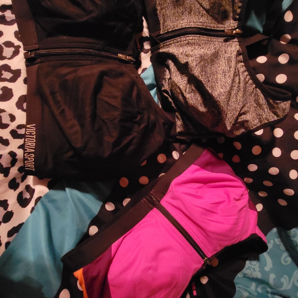 3 Victoria sport 36DDD bras